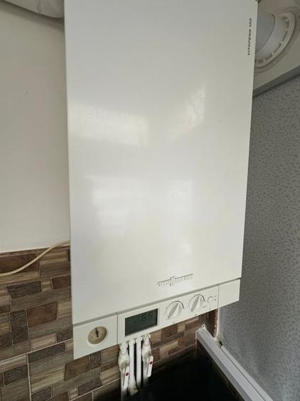 Apartament cu 3 camere decomandat, mobilat în Radu Negru