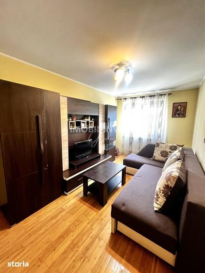 Apartament cu 3 camere în Cetate