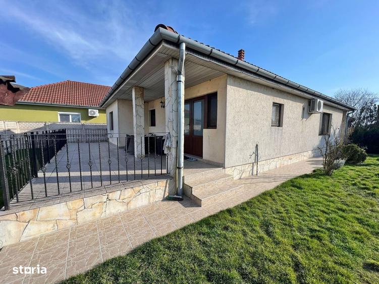 Casă cu 4 camere cu Teren 520 Mp în Sântion