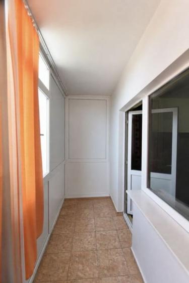 Apartament cu 3 camere decomandat în Prundu