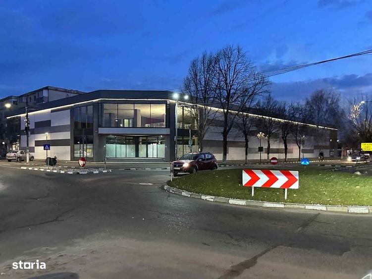 Spațiu comercial, de 3,600 mp, în Ultracentral