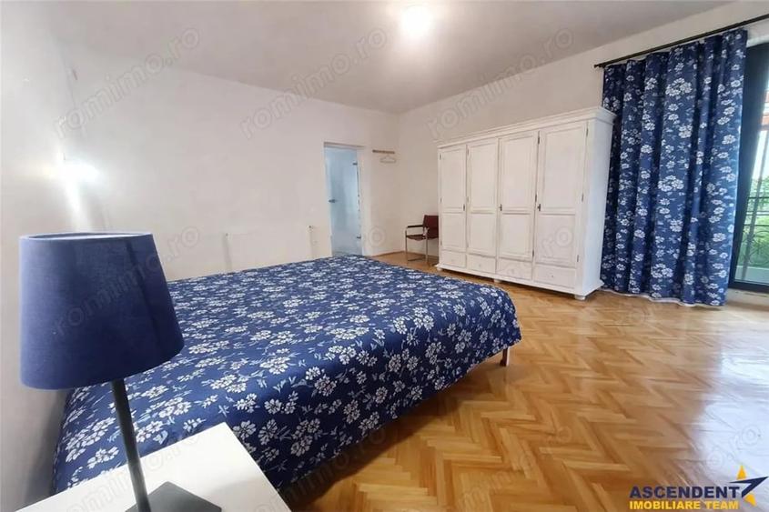 Casă cu Teren 500 Mp în Central