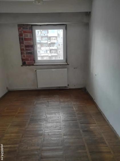Apartament cu 3 camere decomandat în Decebal