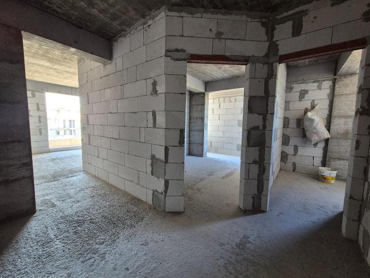 Apartament cu 2 camere decomandat în Kamsas