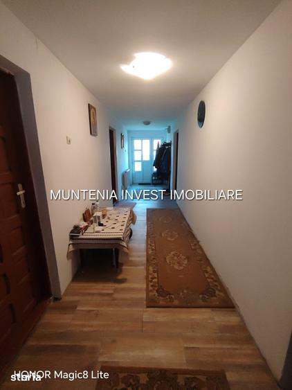 Casă cu 3 camere cu Teren 500 Mp în Bradu
