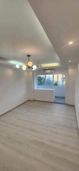 Apartament cu 3 camere decomandat în Lujerului