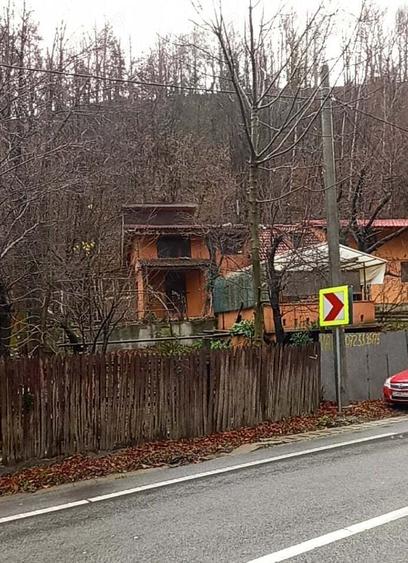 Casă cu 3 camere în Bumbești-Jiu