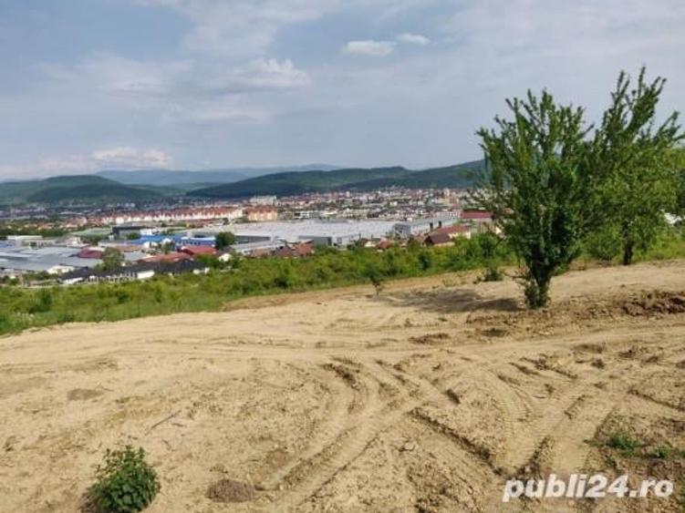 Teren de 1425 mp, în Industrială