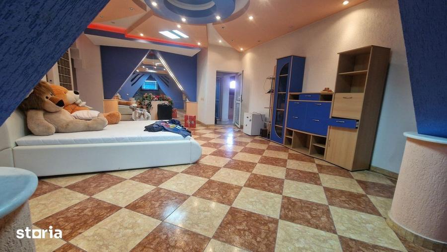 Casă cu 5 camere cu Piscina în Pieptănari