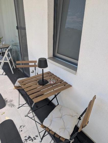 Apartament cu 3 camere semidecomandat, mobilat în Victoriei
