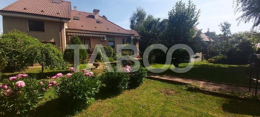 Casa 5 camere cu garaj si teren 961 mp de vanzare Sibiu zona Centrala - 1