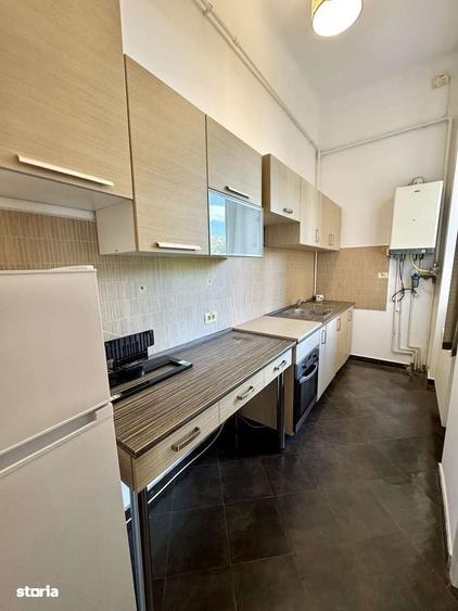 Apartament cu 3 camere semidecomandat în Ultracentral