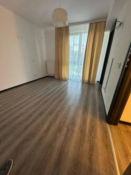 Casă cu 4 camere cu Teren 180 Mp în Central