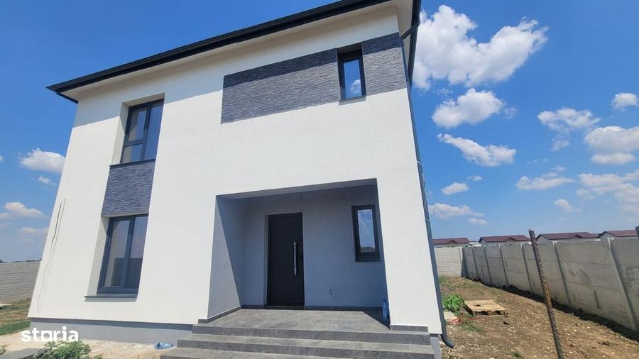 Casă cu 4 camere în Domnești