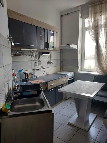 Apartament cu 2 camere decomandat în P-ța Ovidiu