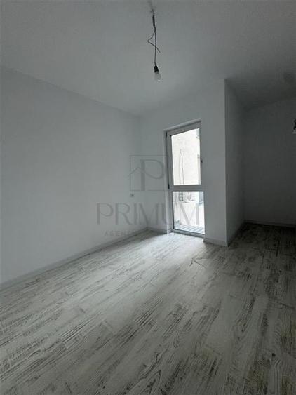 Apartament cu 3 camere decomandat în Dumbrăvița