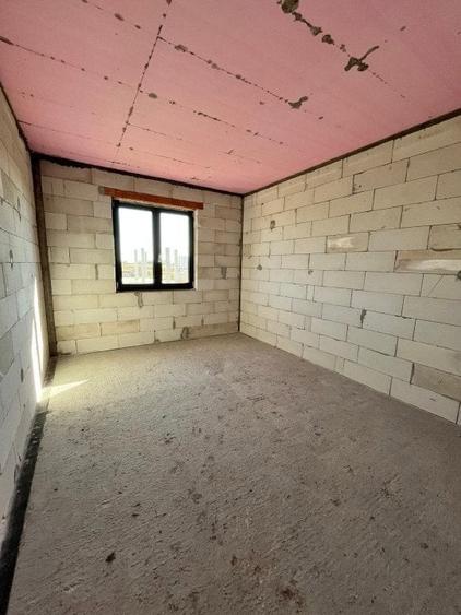 Casă cu 4 camere cu Teren 1000 Mp în Frătăuții Vechi