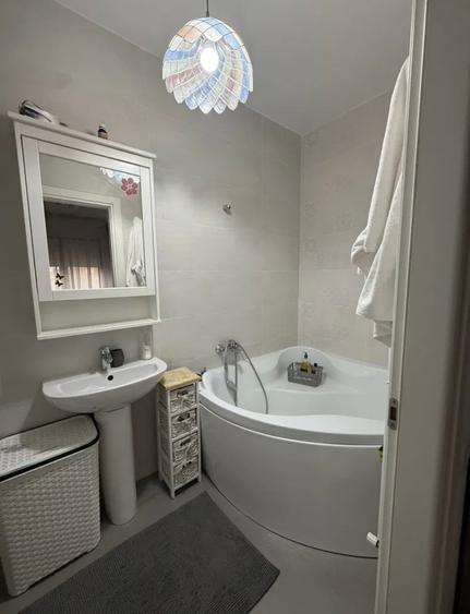 Apartament cu 3 camere decomandat în Grozăvești