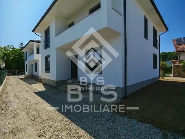 Casă individuală cu 6 camere cu Canalizare în Ultracentral