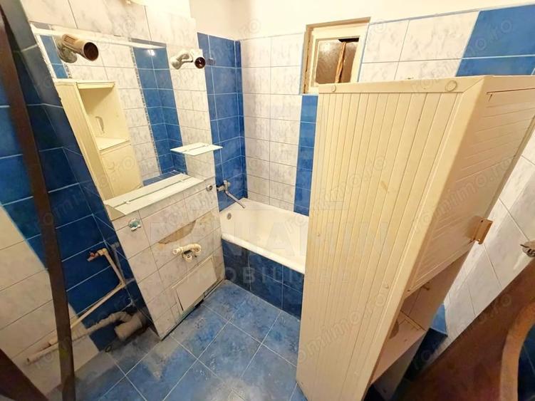 Apartament cu 4 camere decomandat în Valea Rosie