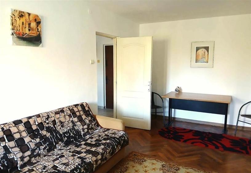 Apartament cu 2 camere decomandat, mobilat în Podu Roș
