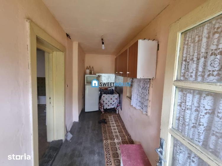 Casă cu 2 camere cu Teren 382 Mp în Șinca