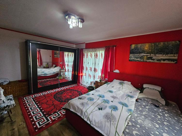 Casă individuală cu 5 camere cu Garaj în Sud