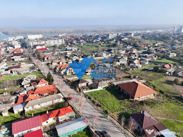 Casă cu 4 camere cu Teren 1376 Mp în Mahmudia
