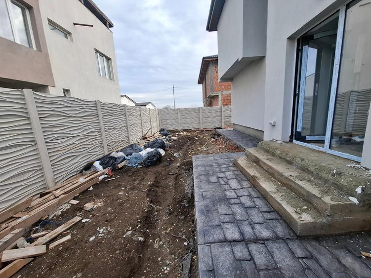 Casă individuală cu 4 camere cu Canalizare în Prelungirea Ghencea