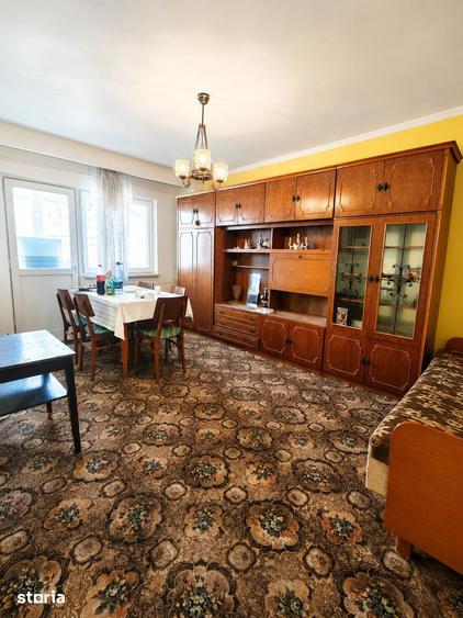 Apartament cu 3 camere decomandat în Craiovei