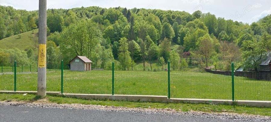 Teren de 12820 mp, în Agăș