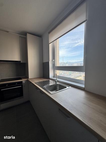 Apartament cu 3 camere în Tractorul