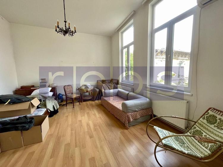 Casă individuală cu 4 camere cu Canalizare în Ultracentral