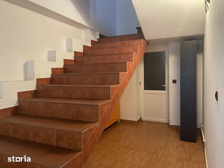 Casă cu 5 camere cu Teren 260 Mp în Gara Veche