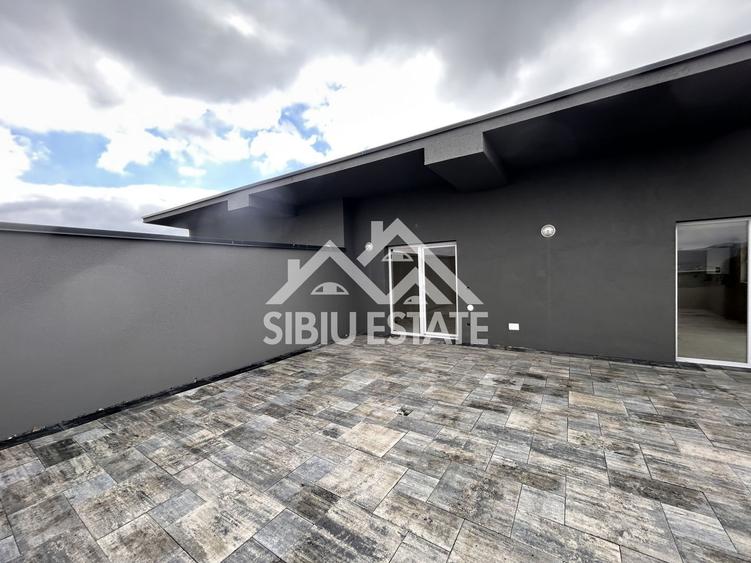 Penthouse cu 3 camere în Șelimbăr