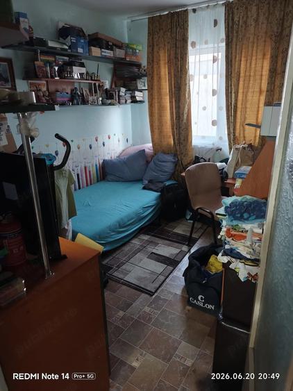 Apartament cu 3 camere decomandat în Steaua