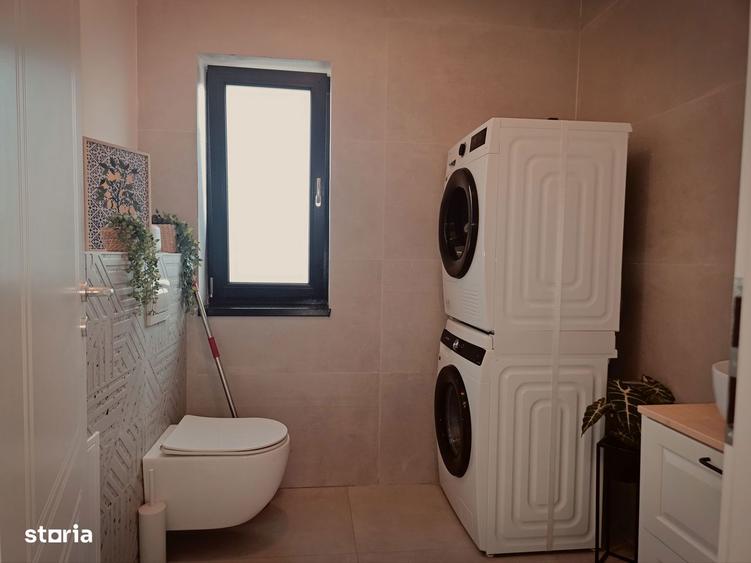 Casă cu 5 camere cu Teren 300 Mp în Corbeanca