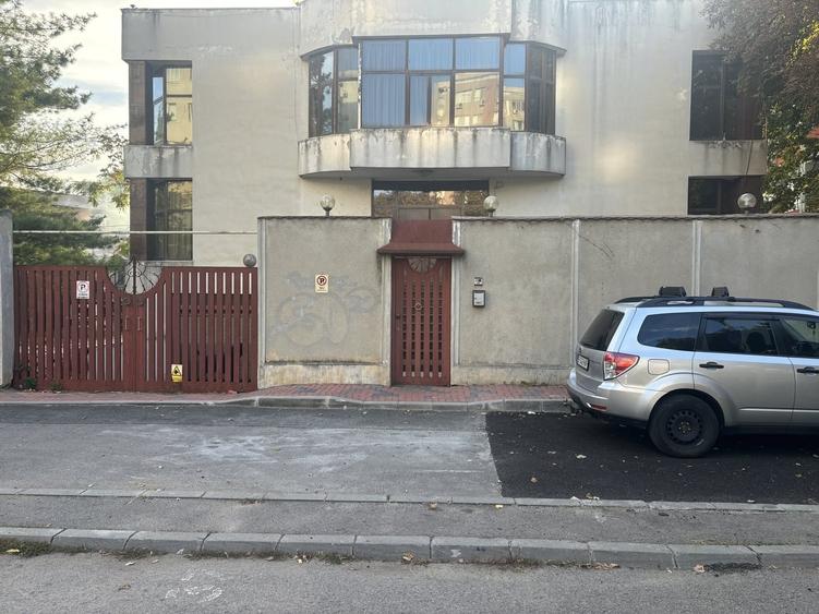 Casă cu Teren 800 Mp în Central