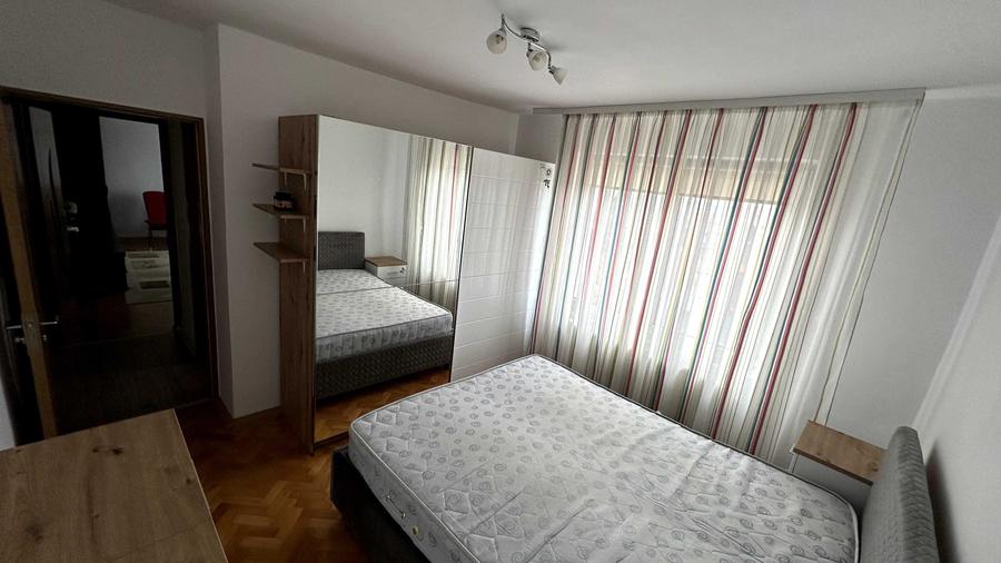 Apartament cu 2 camere decomandat în Pandurilor