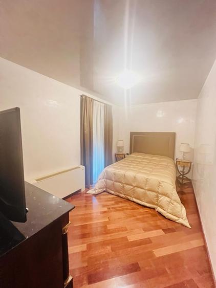 Apartament cu 4 camere decomandat în Primăverii