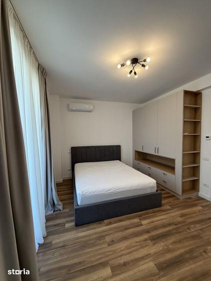 Casă cu 4 camere cu Teren 100 Mp în Central