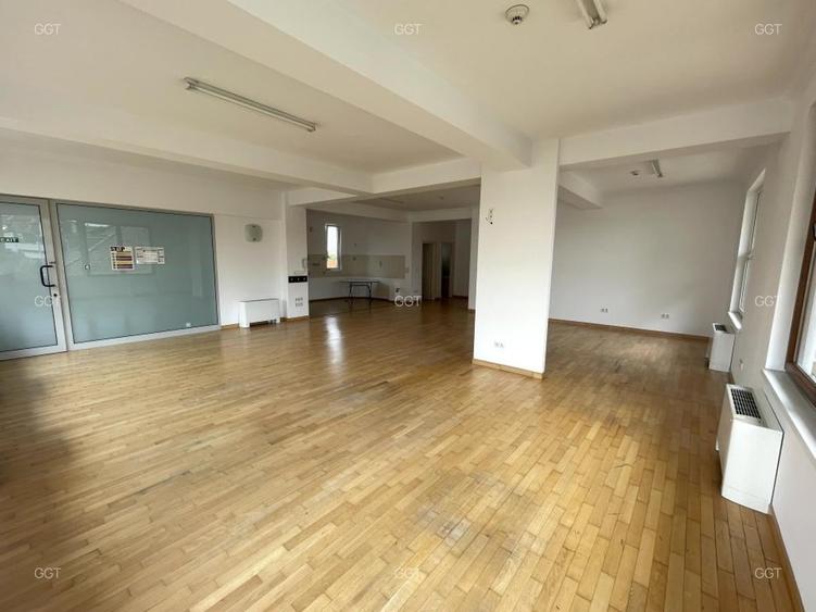 Birou, de 200 mp, în Central