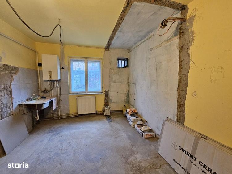 Apartament cu 2 camere semidecomandat în Gojdu
