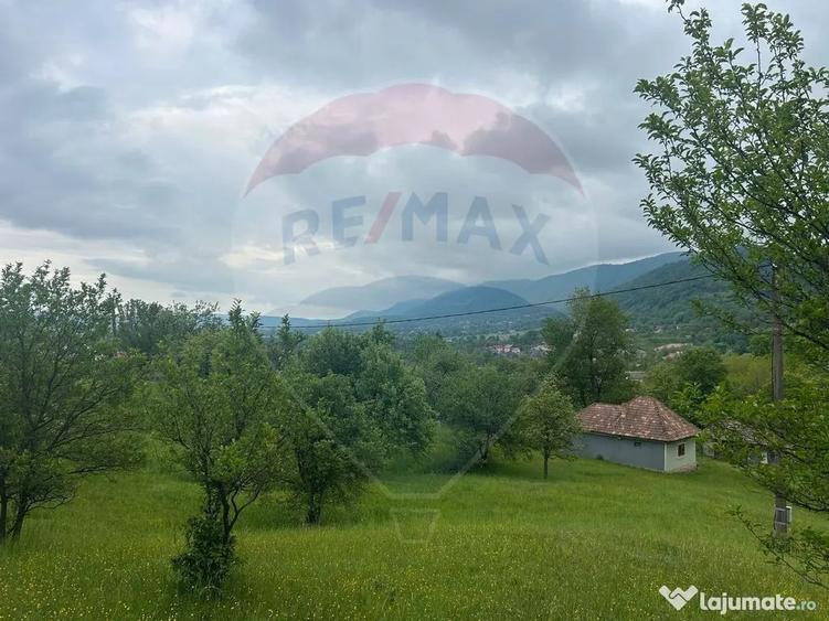 Teren de 2000 mp, în Copalnic