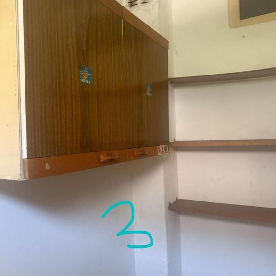 Apartament cu 3 camere semidecomandat în Petros