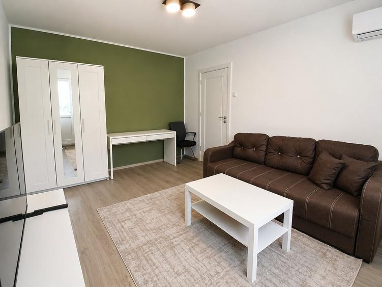 Apartament cu 2 camere semidecomandat, mobilat în Podu Roș