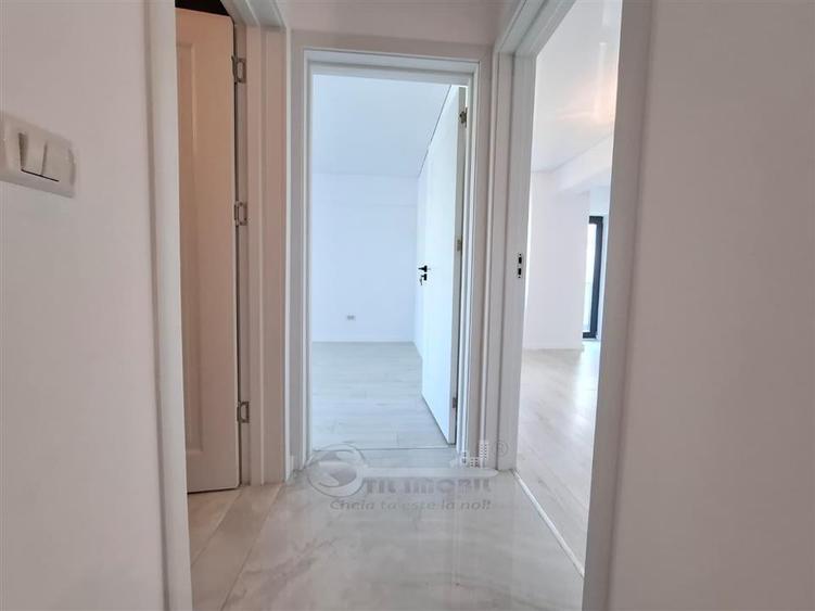 Apartament cu 3 camere semidecomandat în Cug