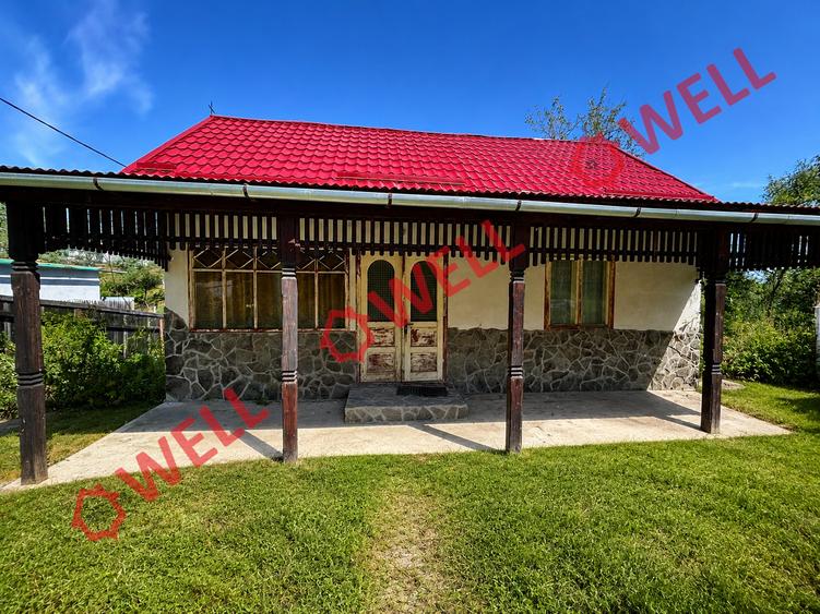 Casă individuală cu 2 camere cu Teren 800 Mp în Poian