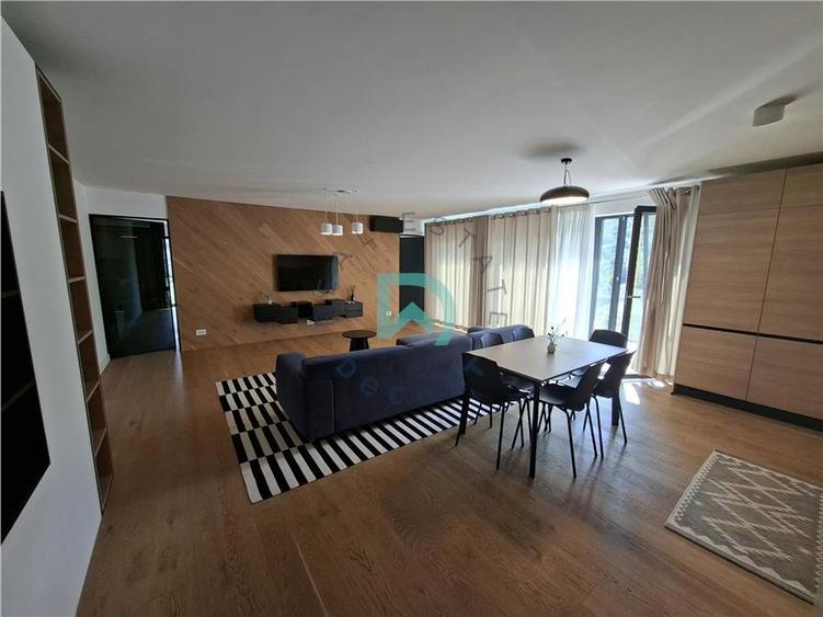Apartament cu 3 camere decomandat în Drumul Poienii