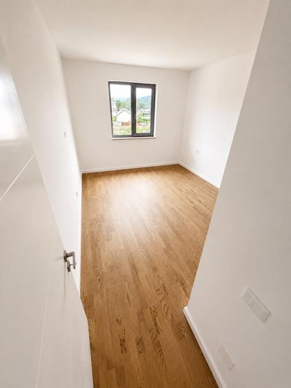 Apartament cu 2 camere decomandat în Parc Zăvoi